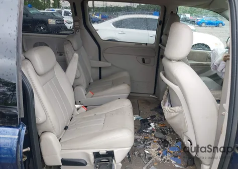 2005 Dodge Grand Caravan z USA, uszkodzony, nr VIN 2D4GP44L05R428799